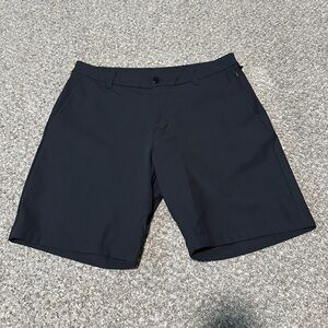 Lululemon Men's Commission  Black Short Size 33 (A5) EUC
